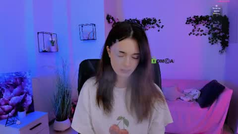 Snapshot of liana_kisses chatting on 06-23-26, 07:01 Little Liana online show from 06-23-26, 07:01