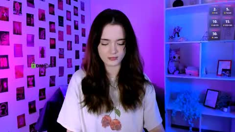 Snapshot of liana_kisses chatting on 06-27-26, 06:46 Little Liana online show from 06-27-26, 06:46