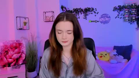 Snapshot of liana_kisses chatting on 06-30-26, 06:42 Little Liana online show from 06-30-26, 06:42