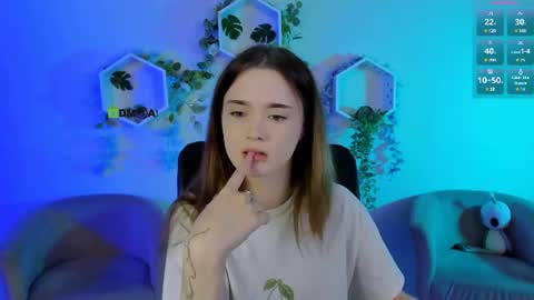 Snapshot of liana_kisses chatting on 07-09-26, 06:45 Little Liana online show from 07-09-26, 06:45