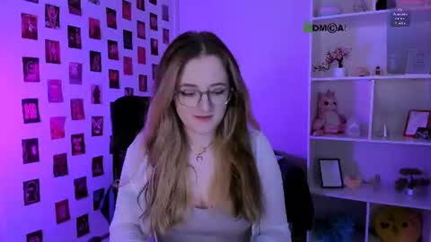 Snapshot of liana_kisses chatting on 07-18-26, 06:45 Little Liana online show from 07-18-26, 06:45