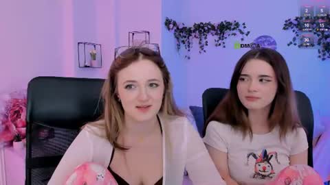 Snapshot of liana_kisses chatting on 07-28-26, 08:52 Little Liana online show from 07-28-26, 08:52