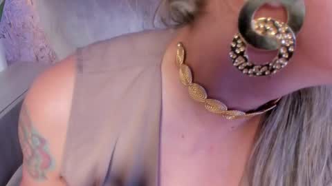 Lian online show from 11-26-25, 06:09