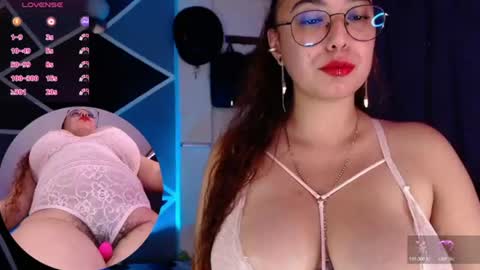 Snapshot of liannalee chatting on 06-26-26, 08:35 Lianna Lee online show from 06-26-26, 08:35