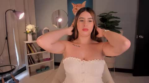 Snapshot of liapearce chatting on 02-20-26, 01:33 Lia online show from 02-20-26, 01:33