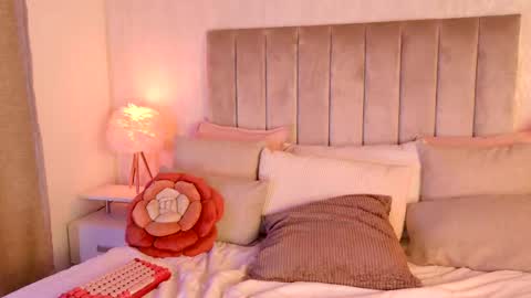 Snapshot of liarasol chatting on 06-06-26, 10:14 Liora online show from 06-06-26, 10:14