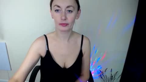 Lia online show from 12-20-25, 08:10