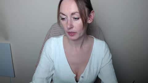 Lia online show from 04-08-26, 12:16