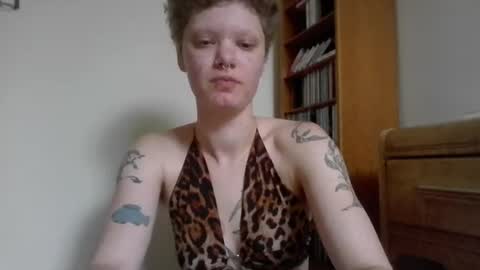 Snapshot of libbyelliott chatting on 07-07-26, 10:25 libbyelliott online show from 07-07-26, 10:25