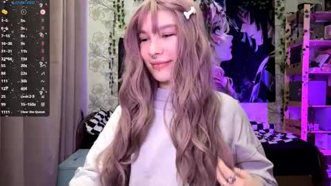 Lola online show from 10-14-25, 07:03
