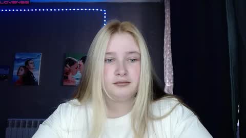 light_lunaa online show from 10-19-25, 07:20