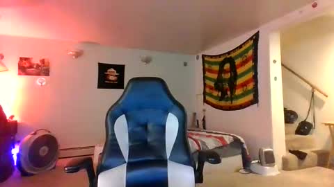 Snapshot of lightskinned666 chatting on 05-08-26, 05:07 lightskinned666 online show from 05-08-26, 05:07