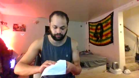 Snapshot of lightskinned666 chatting on 05-10-26, 04:23 lightskinned666 online show from 05-10-26, 04:23
