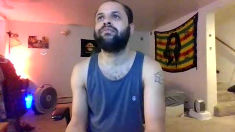 Snapshot of lightskinned666 chatting on 05-12-26, 05:10 lightskinned666 online show from 05-12-26, 05:10