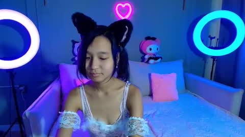 Lihn Pham online show from 12-14-25, 03:45