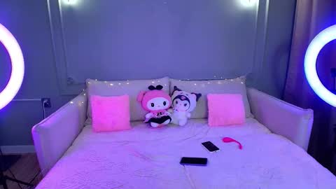 Lihn Pham online show from 12-23-25, 03:15