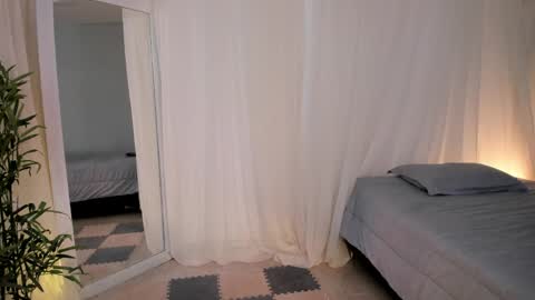 Lia Sweet online show from 04-17-26, 03:59