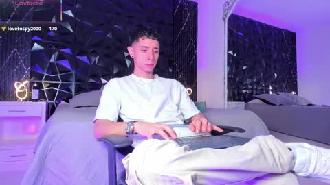 L I I A M online show from 03-09-25, 04:55