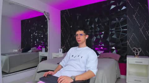 L I I A M online show from 09-14-25, 05:12