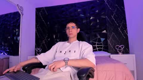 L I I A M online show from 03-07-26, 08:17