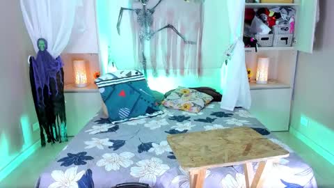         online show from 10-30-25, 11:44