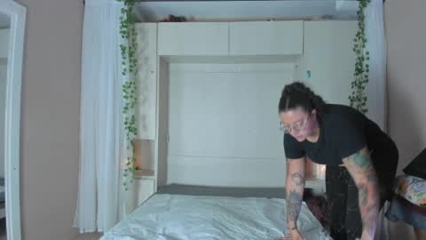         online show from 05-26-26, 12:01