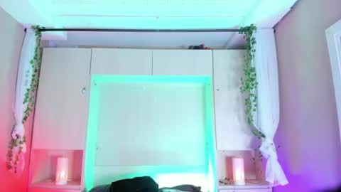         online show from 06-17-26, 11:45