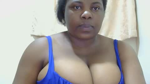Snapshot of liilcutiee chatting on 05-17-26, 10:50 Lily online show from 05-17-26, 10:50