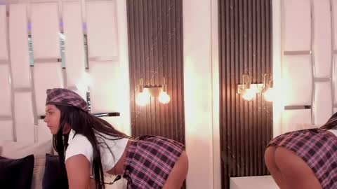 Snapshot of liily_evans_ chatting on 05-15-26, 01:07 Liily Evans online show from 05-15-26, 01:07