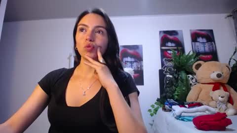 Snapshot of lika_little3 chatting on 07-08-26, 12:15 Liika online show from 07-08-26, 12:15