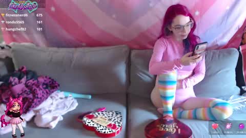 Snapshot of likemyashe chatting on 02-19-25, 08:10 LikeMyAshe online show from 02-19-25, 08:10