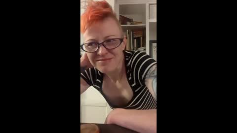 Snapshot of likesthepain chatting on 03-29-26, 06:46 Likes the Pain UK online show from 03-29-26, 06:46