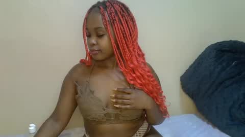 Snapshot of lil__cupcake chatting on 07-17-26, 05:29 lil__cupcake online show from 07-17-26, 05:29