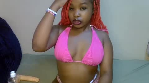 Snapshot of lil__cupcake chatting on 07-19-26, 04:44 lil__cupcake online show from 07-19-26, 04:44