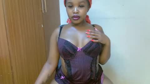 Snapshot of lil__cupcake chatting on 07-30-26, 03:33 lil__cupcake online show from 07-30-26, 03:33