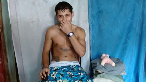 Snapshot of lil_condor_baby chatting on 09-24-25, 08:01 lil_condor_baby online show from 09-24-25, 08:01