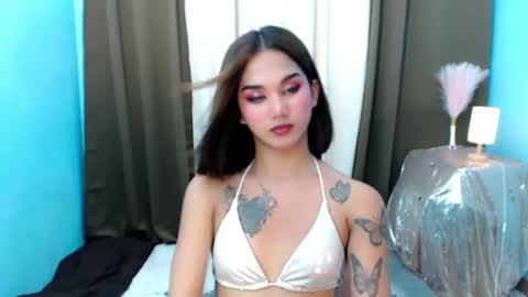 LILY online show from 06-11-26, 04:38