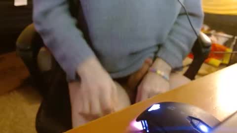 Snapshot of lil_gem chatting on 01-05-25, 10:19 lil gemmie online show from 01-05-25, 10:19