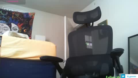 Snapshot of lil_gem chatting on 10-02-25, 03:08 lil gemmie online show from 10-02-25, 03:08