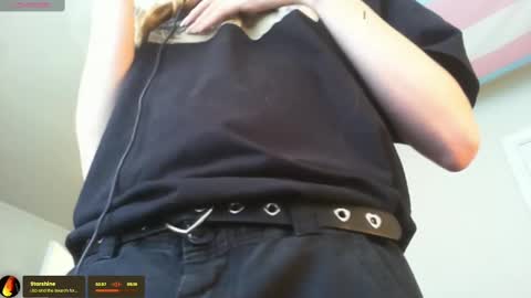 Snapshot of lil_gem chatting on 10-09-25, 05:00 lil gemmie online show from 10-09-25, 05:00