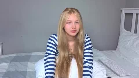 Emma online show from 09-24-25, 10:40