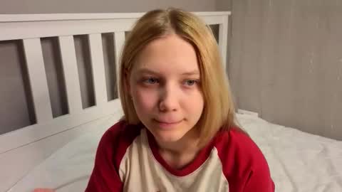 Emma online show from 03-03-26, 01:34