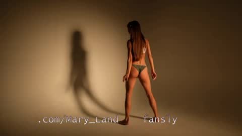 Snapshot of lil_uff chatting on 04-23-26, 08:11 aka princessmaya online show from 04-23-26, 08:11