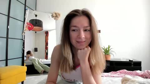 Snapshot of lil_uff chatting on 05-05-26, 01:08 aka princessmaya online show from 05-05-26, 01:08