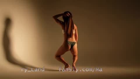 Snapshot of lil_uff chatting on 06-02-26, 11:56 aka princessmaya online show from 06-02-26, 11:56