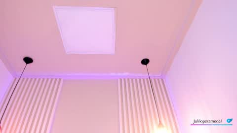 L I L A   online show from 10-31-25, 04:02