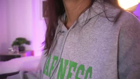 L I L A   online show from 05-15-26, 03:57