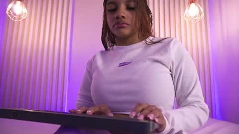 Snapshot of lila_cohen chatting on 06-11-26, 03:37 L I L A online show from 06-11-26, 03:37