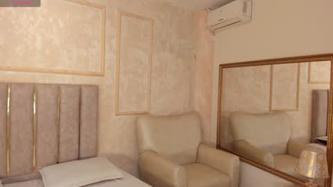 lila bailey  online show from 02-06-25, 08:34