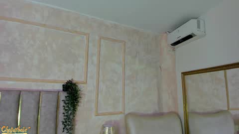 lila bailey  online show from 09-08-25, 07:35